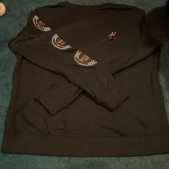 Large VS pink sweatshirt with gold sequence - Picture 4 of 4